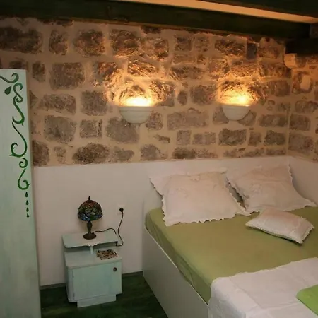1 Bed Near Old Town - Sleeps 2 W Wifi Dubrovnik