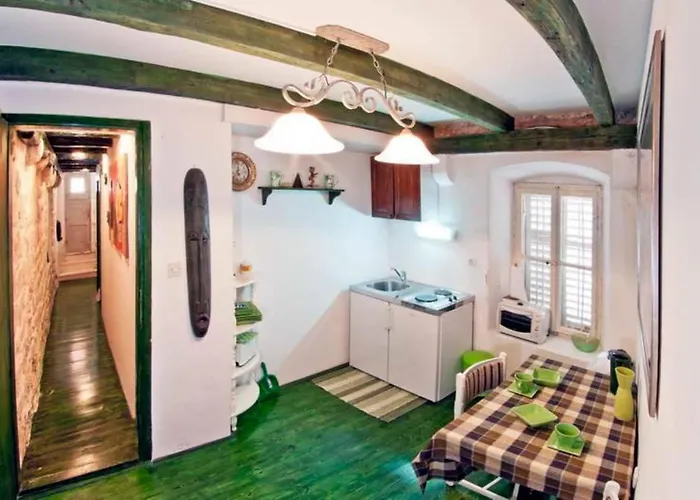 Апартаменты 1 Bed Near Old Town - Sleeps 2 W Wifi