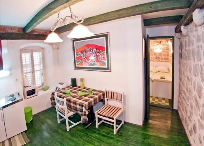 1 Bed Near Old Town - Sleeps 2 W Wifi * Dubrovník