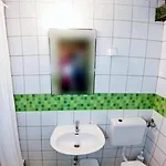 1 Bed Near Old Town - Sleeps 2 W Wifi Apartment